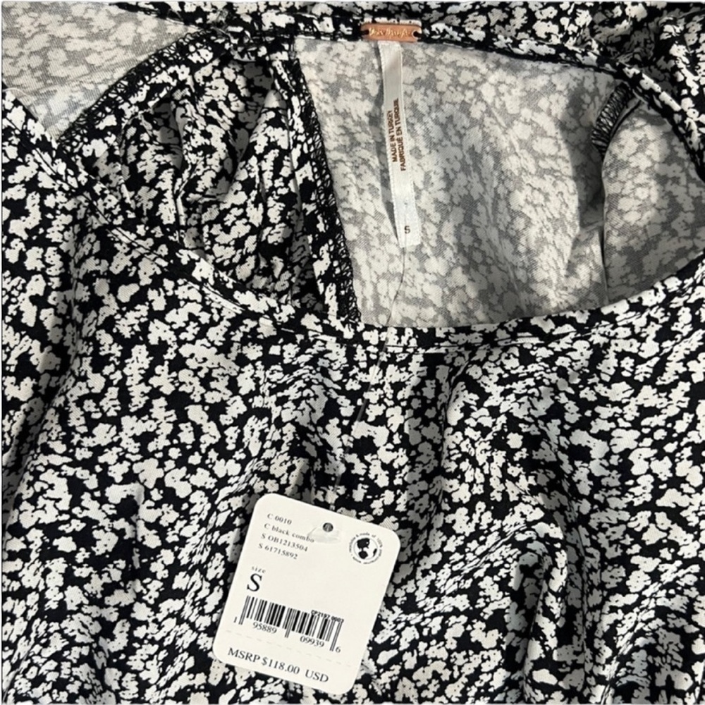 Free People Short Sleeve Tear Drop Back Black & White Dress - Size Small - Picture 7 of 15